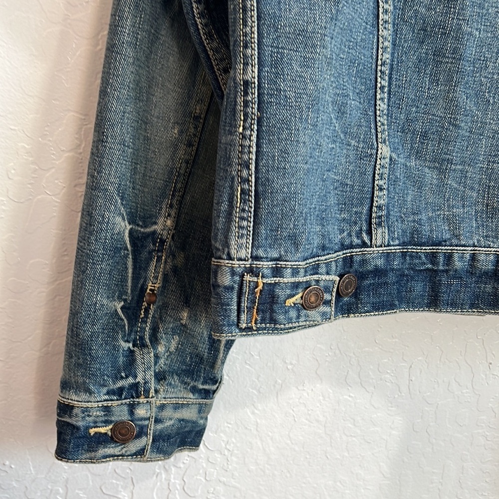 American Eagle Medium Wash Faded Denim Jean Jacket - Picture 10 of 11